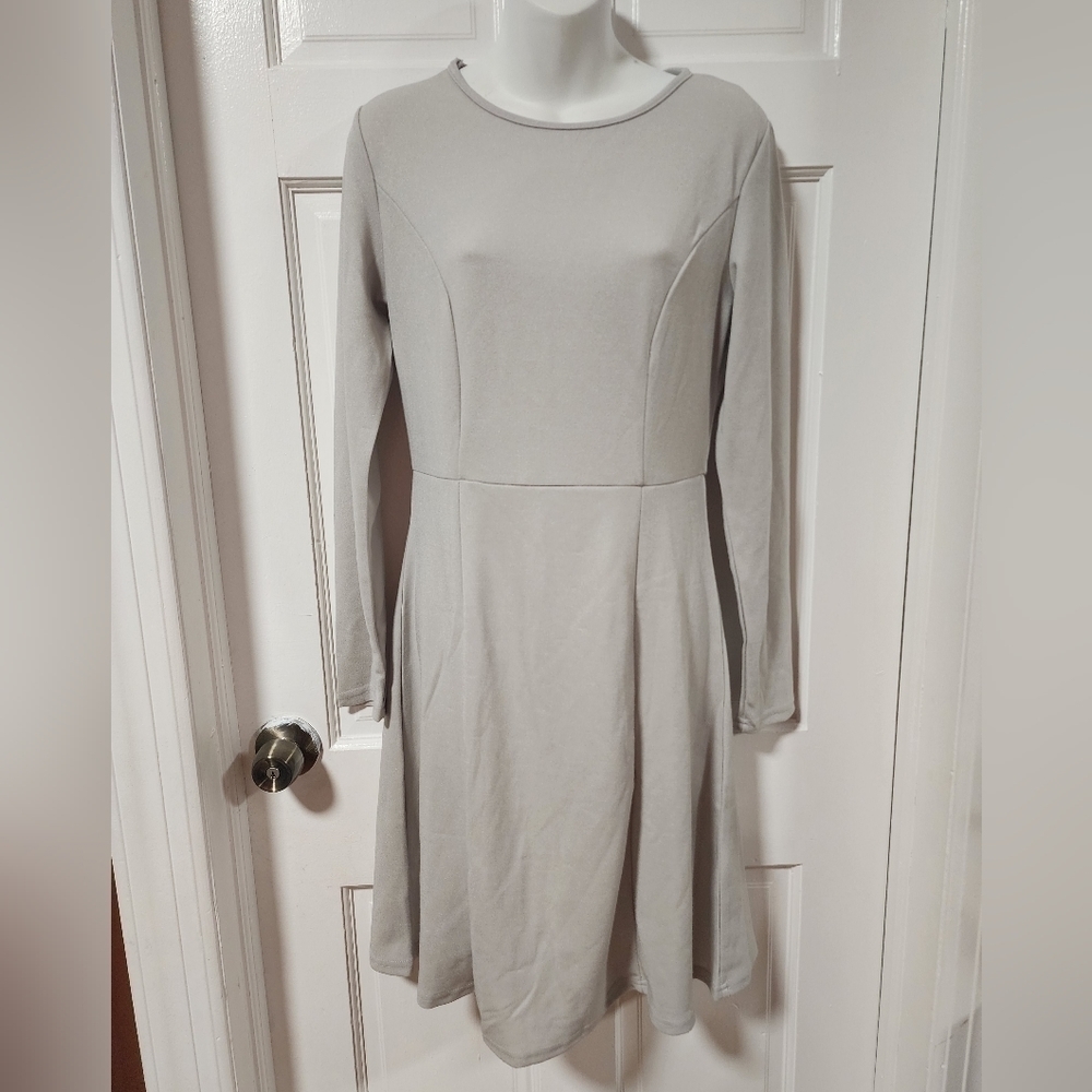 WOMEN'S Light Grey Long Sleeve Dress Size Medium